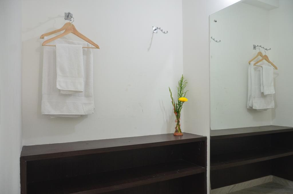 Hotel Amaravati 西里古里 客房 照片